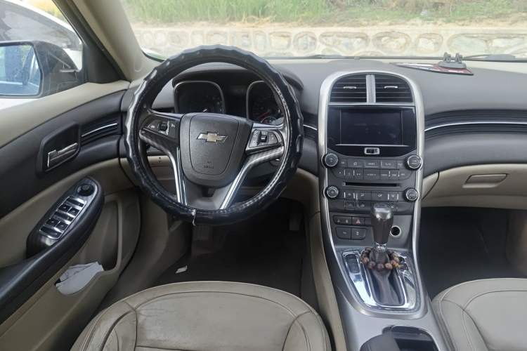 Used Chevrolet Malibu 2013 2.4L Automatic Luxury Edition Steering Wheel