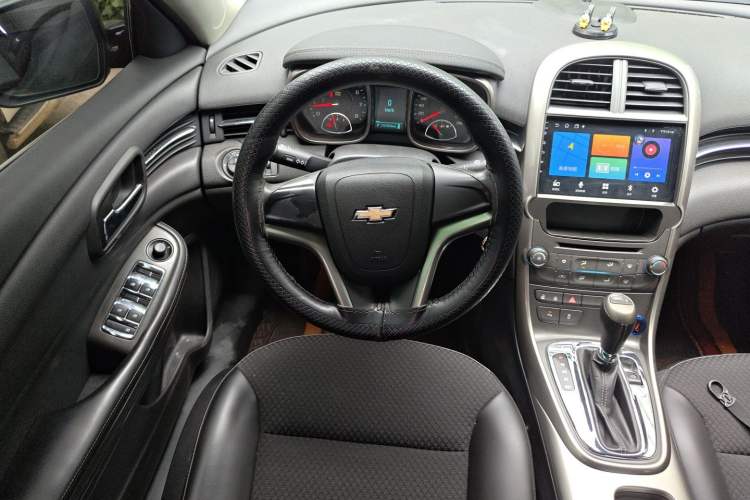 Used Chevrolet Malibu 2013 1.6T Automatic Comfort Edition Steering Wheel