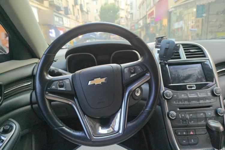 Used Chevrolet Malibu 2013 2.4L Automatic Luxury Edition Steering Wheel