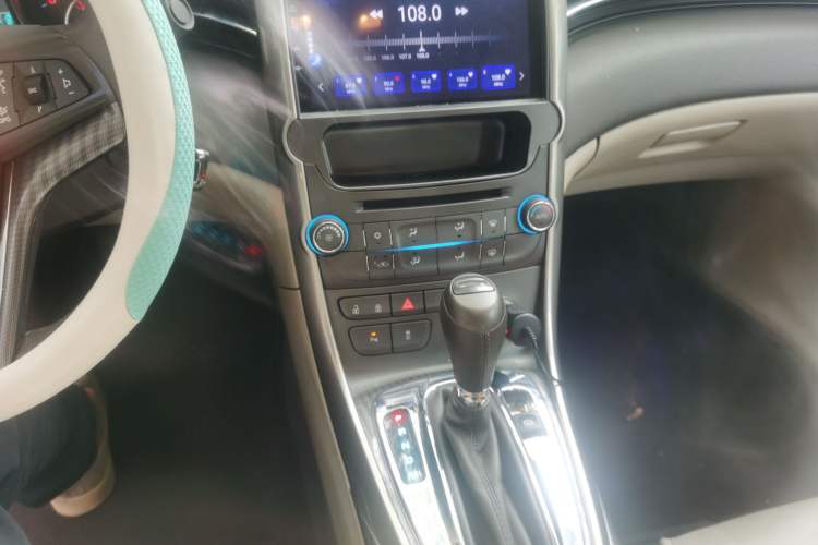 Used Chevrolet Malibu 2013 2.4L Automatic Luxury Edition Gear Lever
