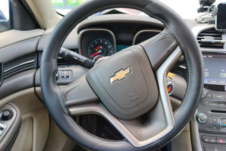 Used Chevrolet Malibu 2013 2.0L Automatic Comfort Edition Steering Wheel