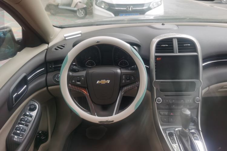 Used Chevrolet Malibu 2013 2.4L Automatic Luxury Edition Steering Wheel
