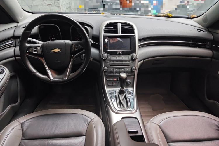 Used Chevrolet Malibu 2013 2.4L Automatic Luxury Edition Center Console