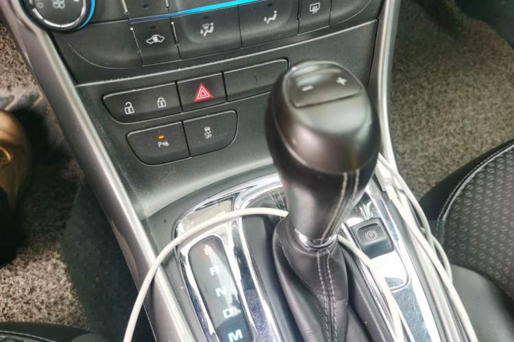 Used Chevrolet Malibu 2013 1.6T Automatic Comfort Edition Gear Lever