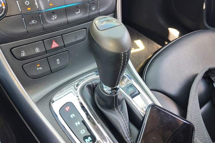 Used Chevrolet Malibu 2013 1.6T Automatic Comfort Edition Gear Lever