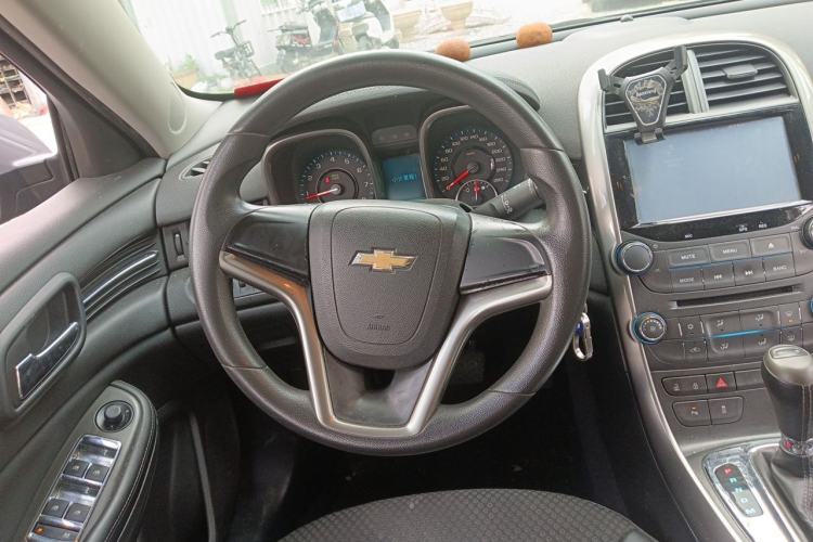 Used Chevrolet Malibu 2013 1.6T Automatic Comfort Edition Steering Wheel
