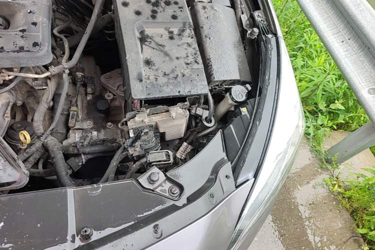 Used Chevrolet Malibu 2013 2.0L Automatic Luxury Edition Engine Bay Left