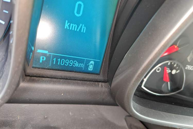 Used Chevrolet Malibu 2013 2.0L Automatic Luxury Edition Odometer Close Up