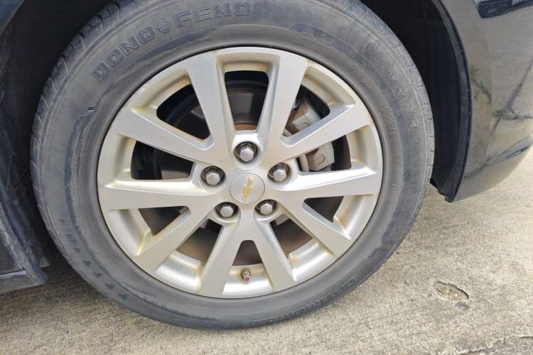 Used Chevrolet Malibu 2013 2.0L Automatic Luxury Edition Right Front Wheel Hub