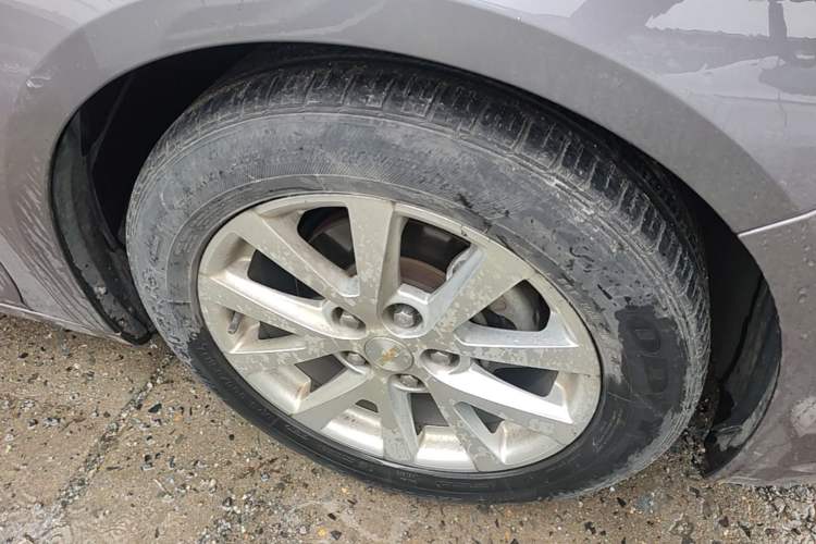 Used Chevrolet Malibu 2013 2.0L Automatic Luxury Edition Right Front Wheel Hub