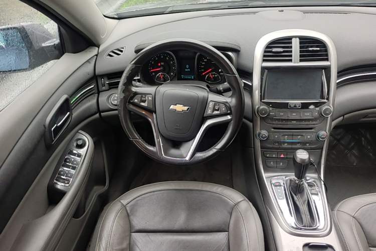 Used Chevrolet Malibu 2013 2.0L Automatic Luxury Edition Steering Wheel