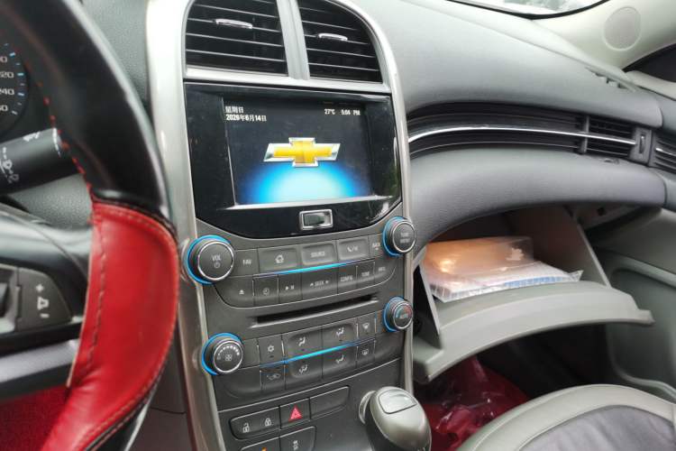 Used Chevrolet Malibu 2013 2.4L Automatic Luxury Edition Audio And AC Panel