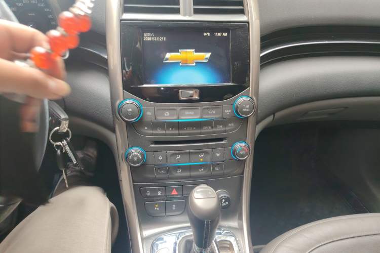 Used Chevrolet Malibu 2013 2.4L Automatic Luxury Edition Audio And AC Panel