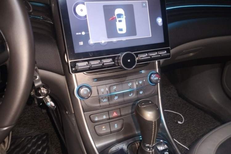 Used Chevrolet Malibu 2013 2.0L Automatic Luxury Edition Audio And AC Panel
