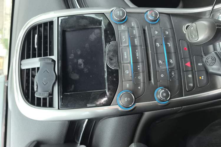 Used Chevrolet Malibu 2013 2.0L Automatic Luxury Edition Audio And AC Panel