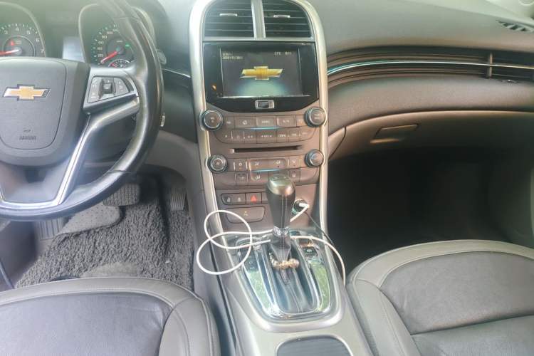 Used Chevrolet Malibu 2013 2.0L Automatic Luxury Edition Audio And AC Panel