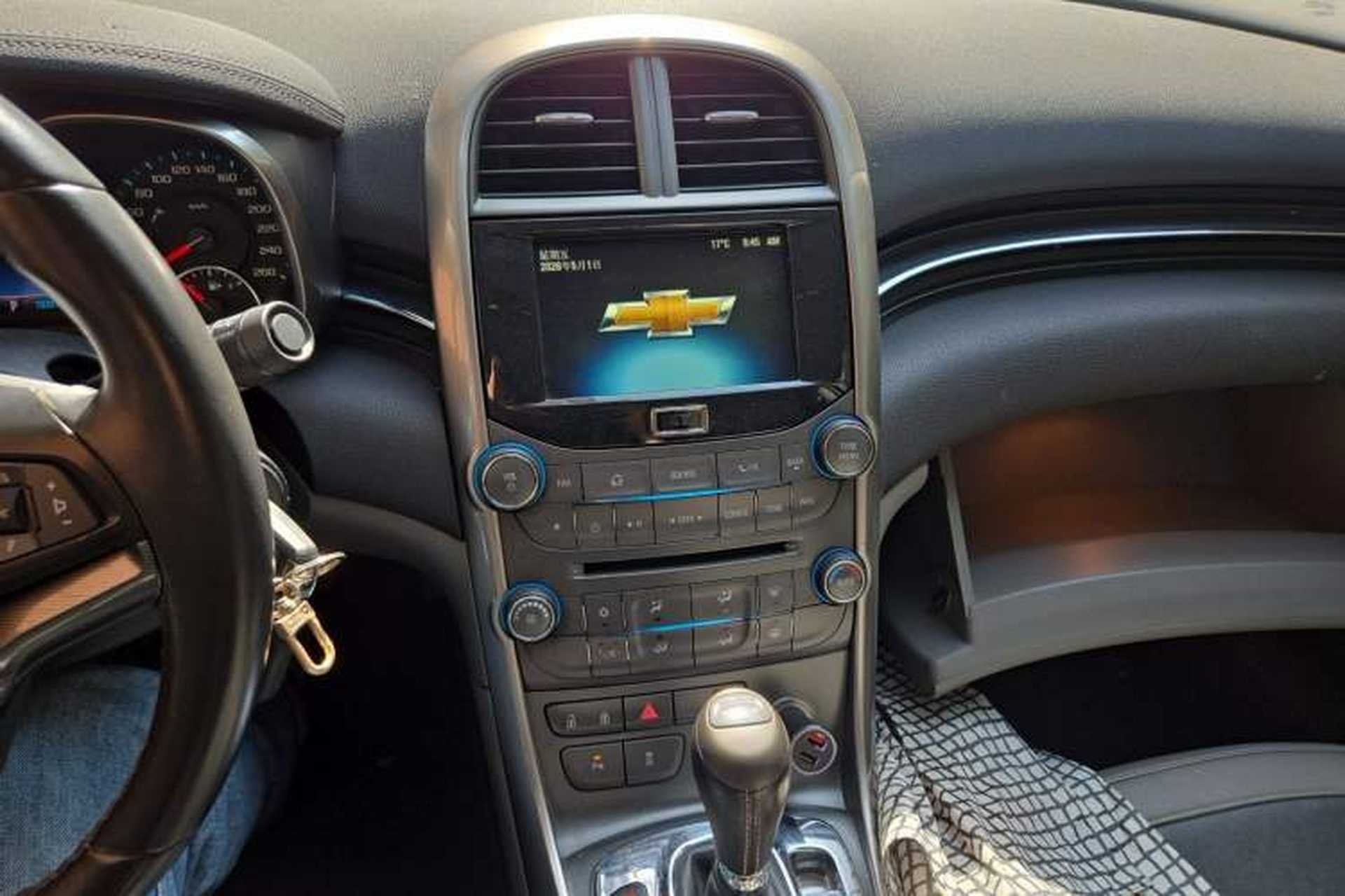 Used Chevrolet Malibu 2013 2.0L Automatic Luxury Edition Audio And AC Panel
