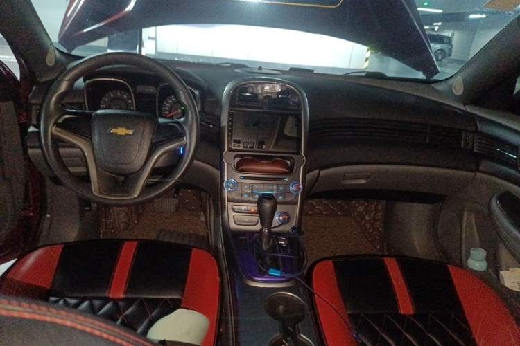 Used Chevrolet Malibu 2013 2.0L Automatic Comfort Edition Center Console