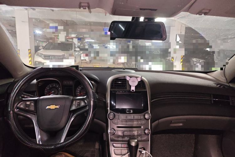 Used Chevrolet Malibu 2013 2.0L Automatic Luxury Edition Center Console