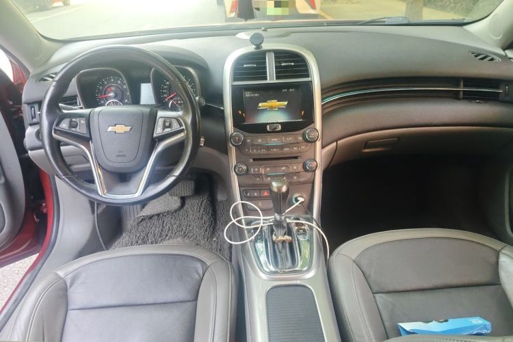 Used Chevrolet Malibu 2013 2.0L Automatic Luxury Edition Center Console