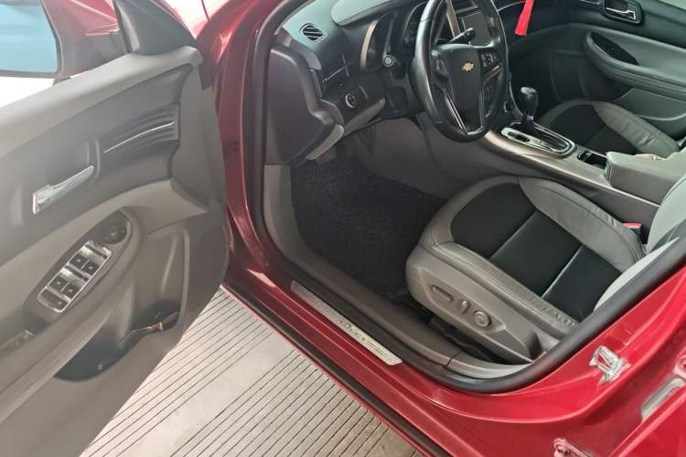 Used Chevrolet Malibu 2013 2.0L Automatic Luxury Edition Driver Seat