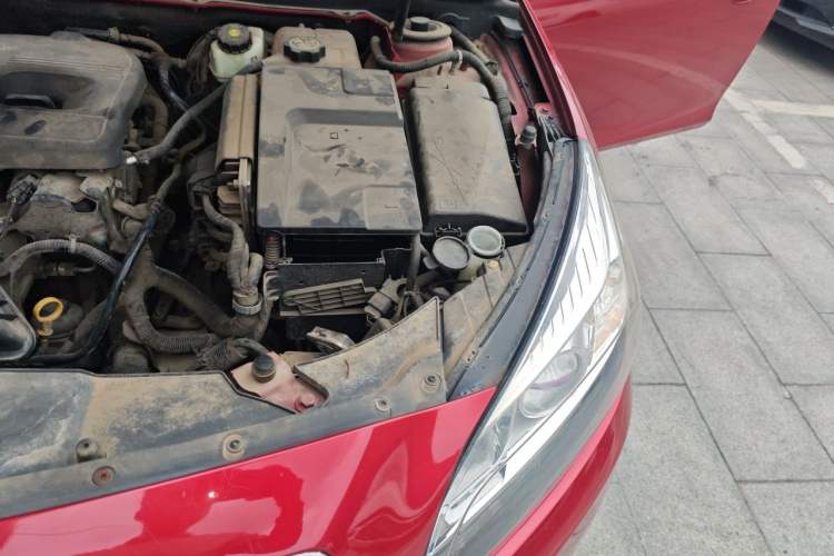 Used Chevrolet Malibu 2013 2.4L Automatic Luxury Edition Engine Bay Left