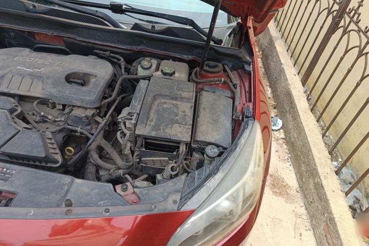 Used Chevrolet Malibu 2013 2.4L Automatic Luxury Edition Engine Bay Left