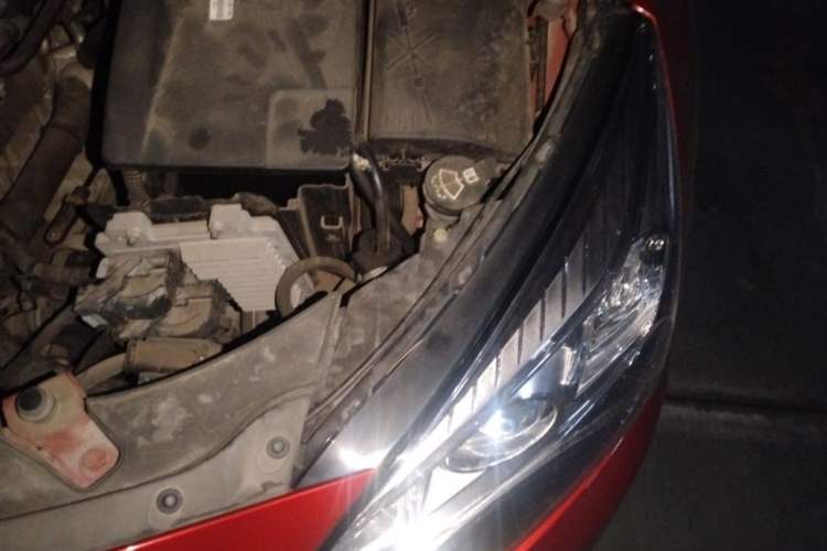Used Chevrolet Malibu 2013 2.0L Automatic Luxury Edition Engine Bay Left