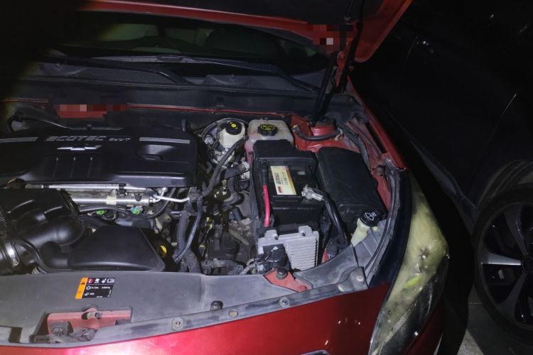 Used Chevrolet Malibu 2013 2.0L Automatic Luxury Edition Engine Bay Left