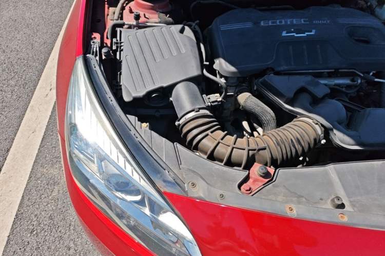 Used Chevrolet Malibu 2013 2.0L Automatic Comfort Edition Engine Bay Right
