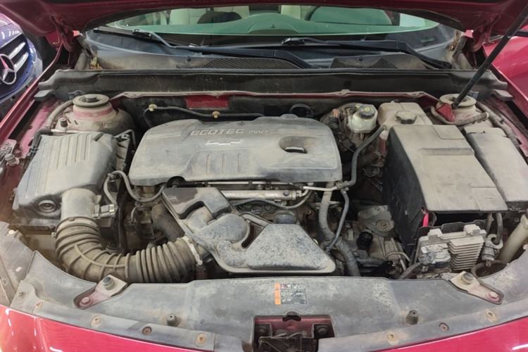 Used Chevrolet Malibu 2013 2.0L Automatic Comfort Edition Engine Bay
