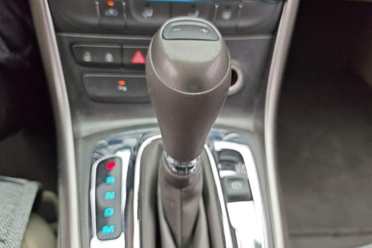 Used Chevrolet Malibu 2013 2.0L Automatic Comfort Edition Gear Lever