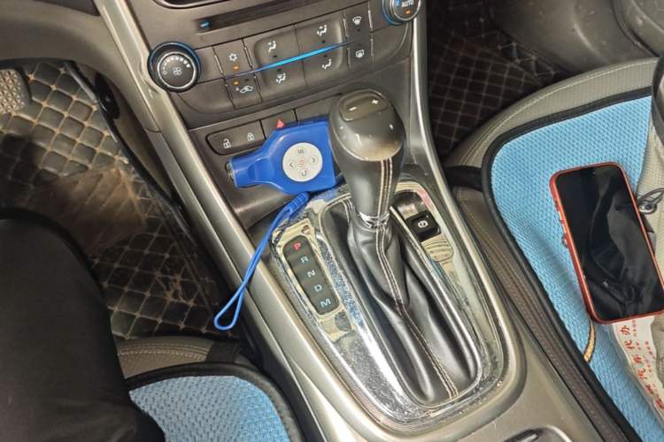 Used Chevrolet Malibu 2013 2.0L Automatic Luxury Edition Gear Lever