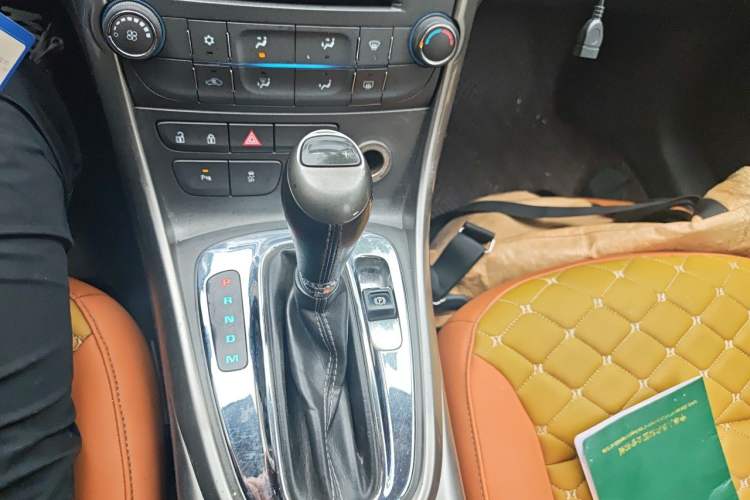 Used Chevrolet Malibu 2013 1.6T Automatic Comfort Edition Gear Lever