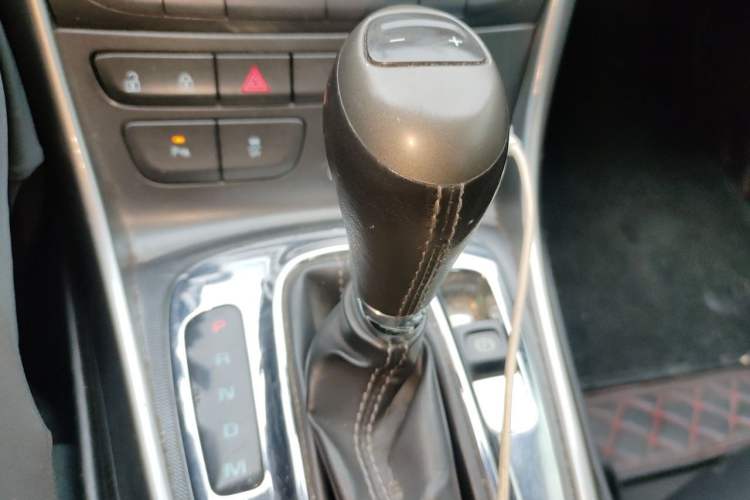 Used Chevrolet Malibu 2013 1.6T Automatic Luxury Edition Gear Lever