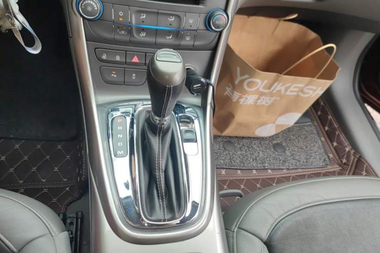 Used Chevrolet Malibu 2013 2.0L Automatic Luxury Edition Gear Lever