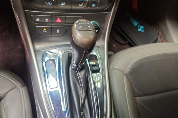 Used Chevrolet Malibu 2013 2.0L Automatic Luxury Edition Gear Lever