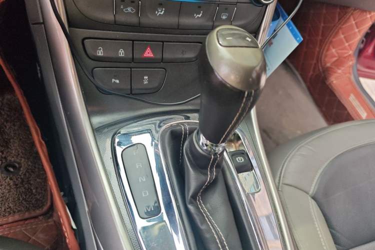 Used Chevrolet Malibu 2013 2.4L Automatic Luxury Edition Gear Lever
