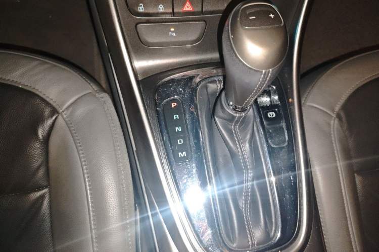 Used Chevrolet Malibu 2013 2.0L Automatic Comfort Edition Gear Lever