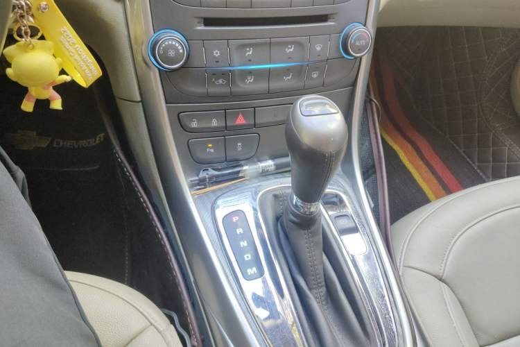 Used Chevrolet Malibu 2013 2.0L Automatic Luxury Edition Gear Lever