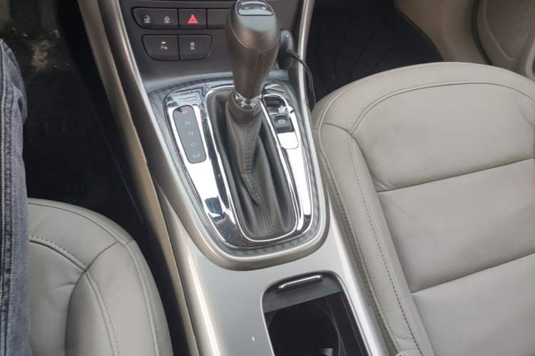 Used Chevrolet Malibu 2013 2.0L Automatic Luxury Edition Gear Lever