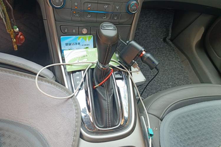 Used Chevrolet Malibu 2013 2.4L Automatic Luxury Edition Gear Lever