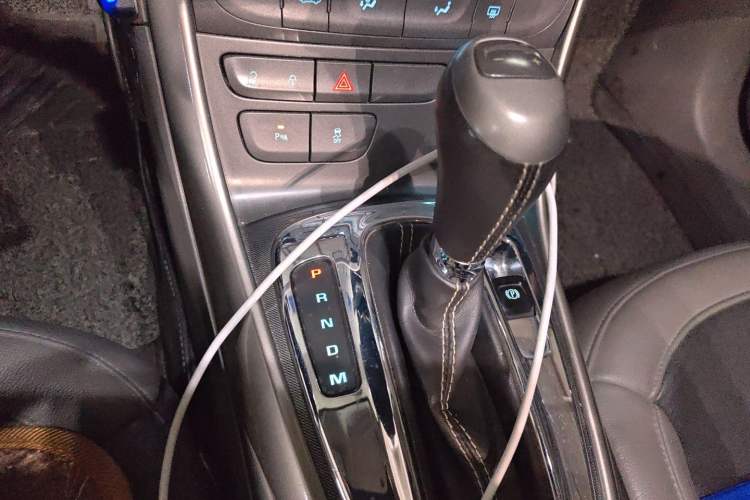 Used Chevrolet Malibu 2013 2.0L Automatic Luxury Edition Gear Lever
