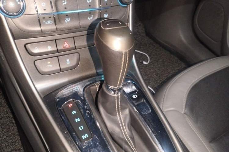 Used Chevrolet Malibu 2013 2.0L Automatic Luxury Edition Gear Lever