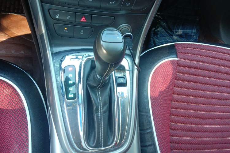 Used Chevrolet Malibu 2013 2.0L Automatic Luxury Edition Gear Lever