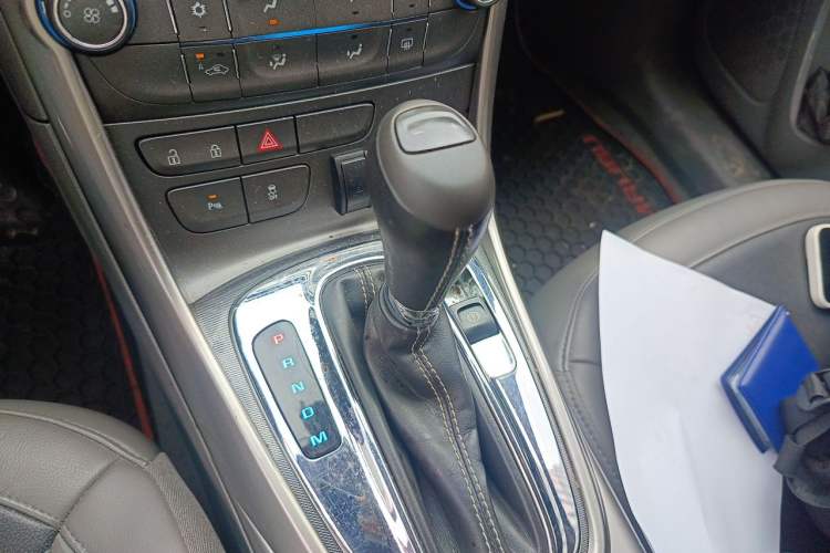 Used Chevrolet Malibu 2013 2.4L Automatic Luxury Edition Gear Lever