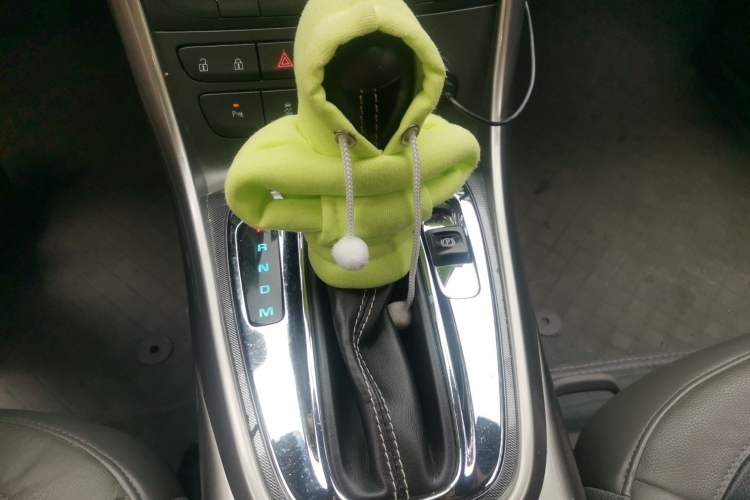 Used Chevrolet Malibu 2013 2.0L Automatic Luxury Edition Gear Lever