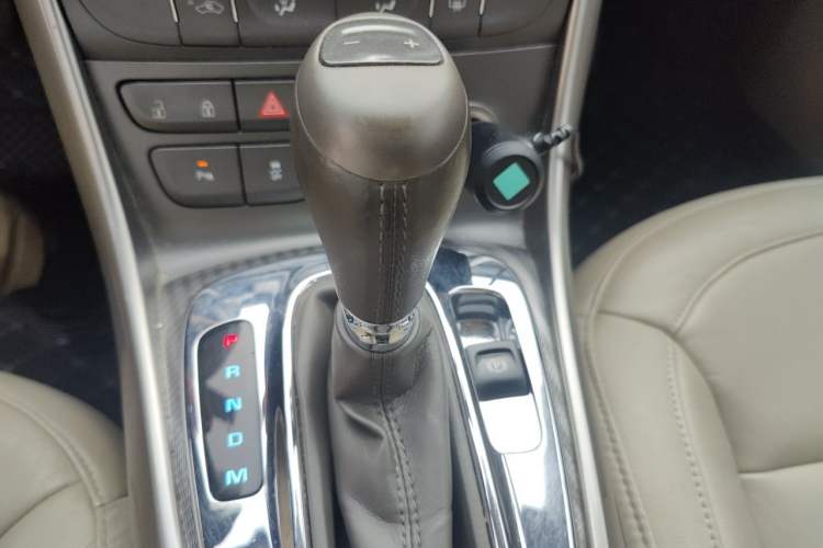 Used Chevrolet Malibu 2013 2.4L Automatic Luxury Edition Gear Lever