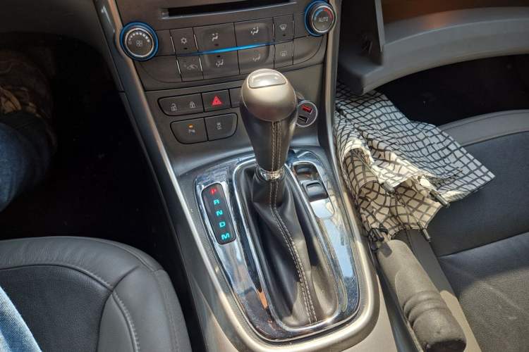 Used Chevrolet Malibu 2013 2.0L Automatic Luxury Edition Gear Lever