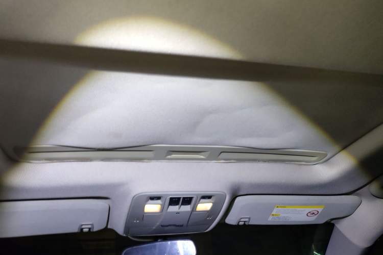 Used Chevrolet Malibu 2013 1.6T Automatic Comfort Edition Headliner